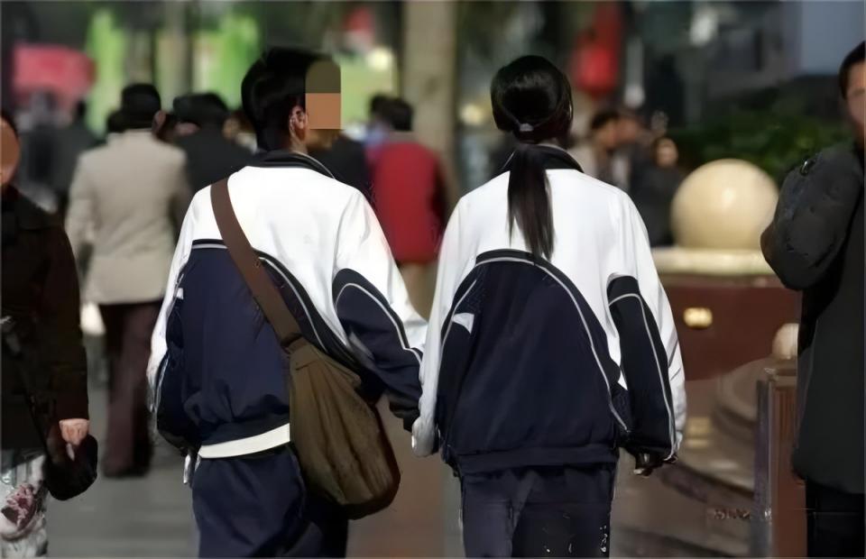 2005年，宁夏女孩做了“女变男”手术，变成男人18年，他后悔了吗  第4张